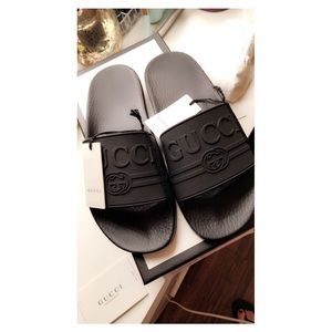 Gucci Logo Slides (US Women’s 8/Men’s 6)